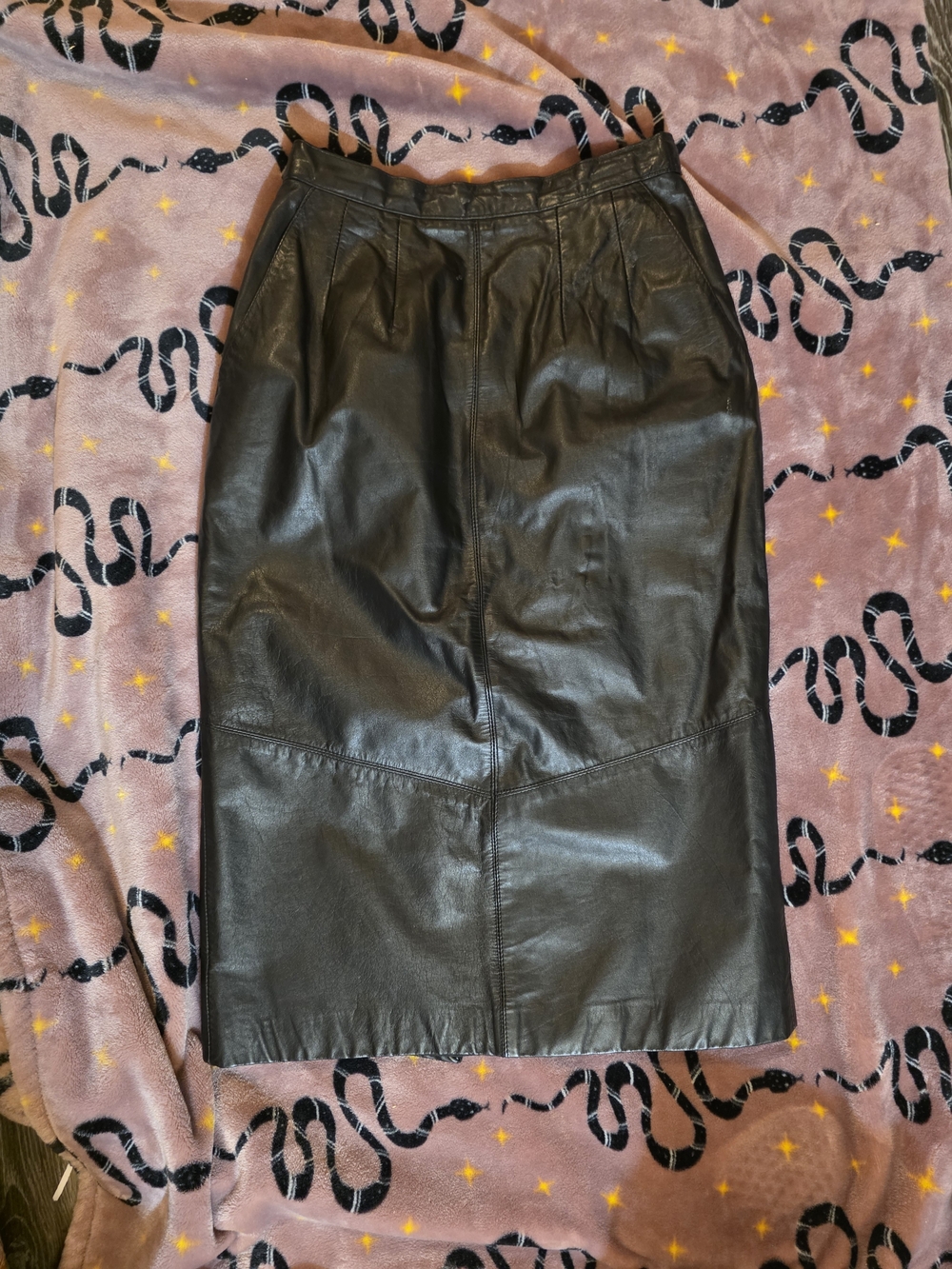 Vintage Black Leather Pencil Skirt – Sleek High-Waist Design